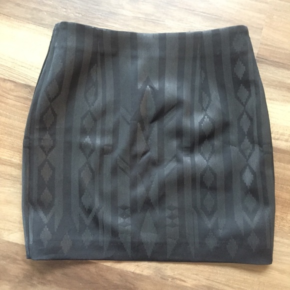 H&M black sequined mini skirt NWOT. Size 10 - Picture 5 of 8